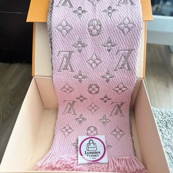 PINK AND GOLD LOGOMANIA - Picture 5 of 8